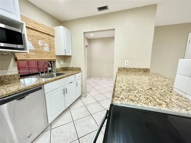 $2,250 | 10554 Northwest 3rd Street, Pembroke Pines, FL 33026