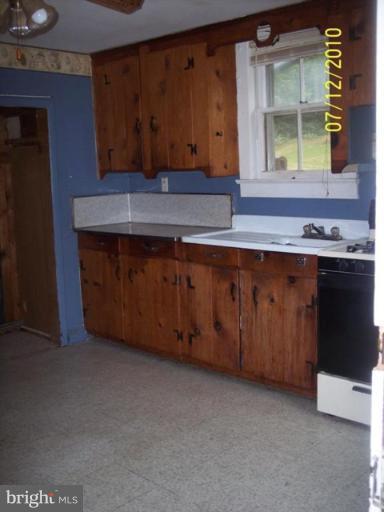 503 Millertown Road Edinburg, VA 22824 - Photo 3 of 18 Kitchen