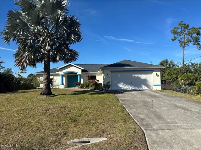 $279,900 | 384 Charwood Avenue South, Lehigh Acres, FL 33974