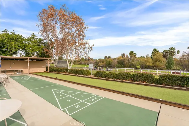 a view of a tennis court