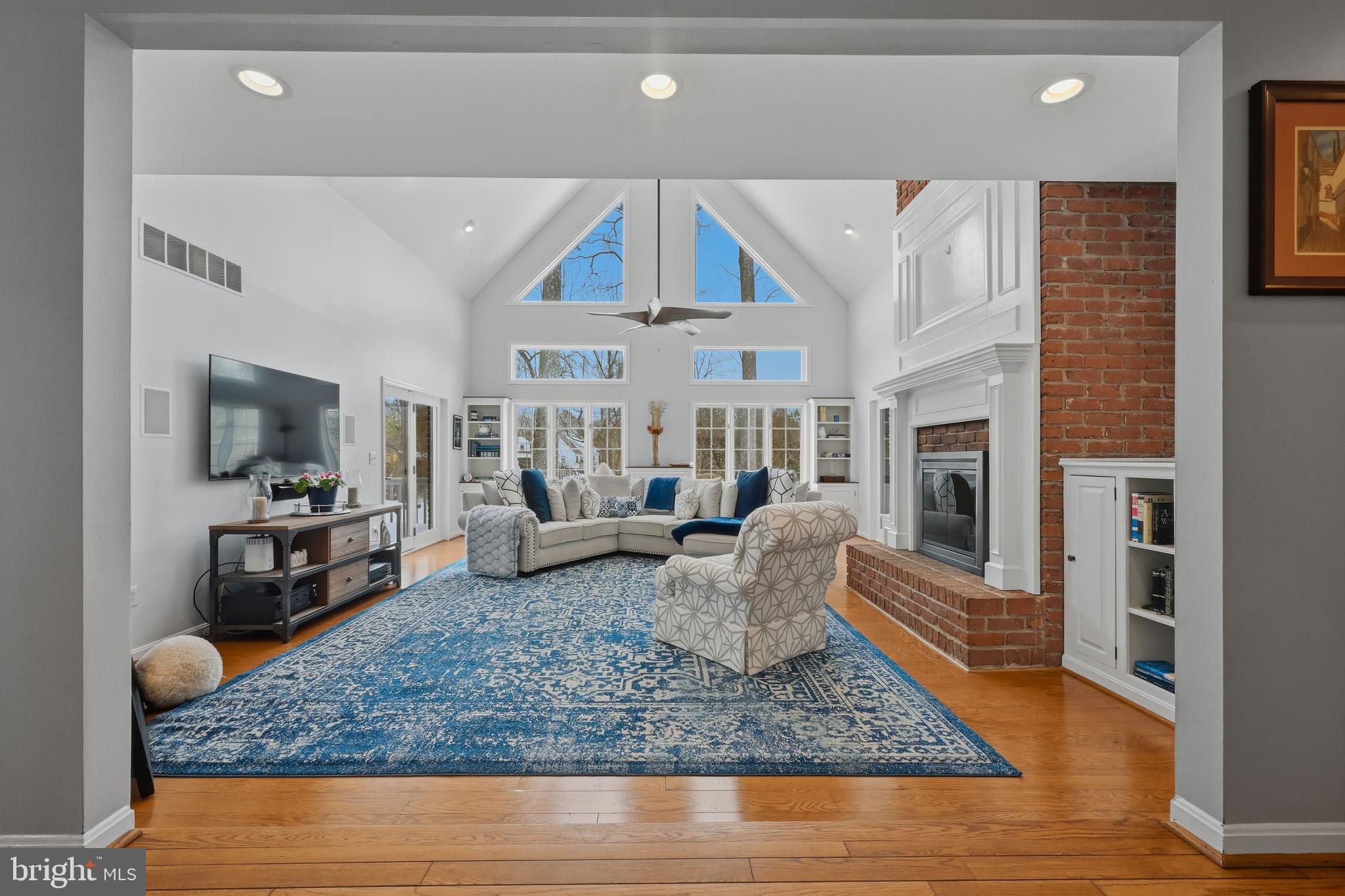 982 Wayson Way Davidsonville, MD 21035 - Photo 9 of 70 Family Room w/Cathedral Ceilings