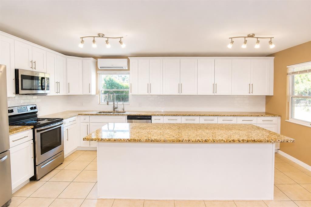 6848 Copperfield Drive New Port Richey, FL 34655 - Photo 3 of 31