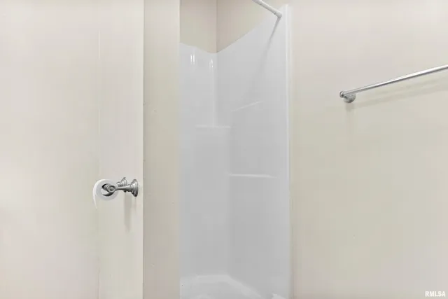 $174,900 | 1801 West Ayres Avenue, Peoria, IL 61606