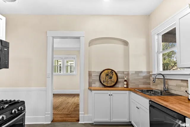 $174,900 | 1801 West Ayres Avenue, Peoria, IL 61606