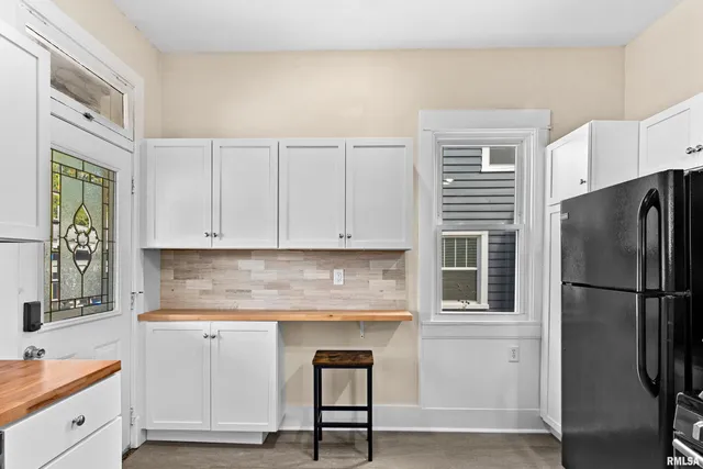 $174,900 | 1801 West Ayres Avenue, Peoria, IL 61606