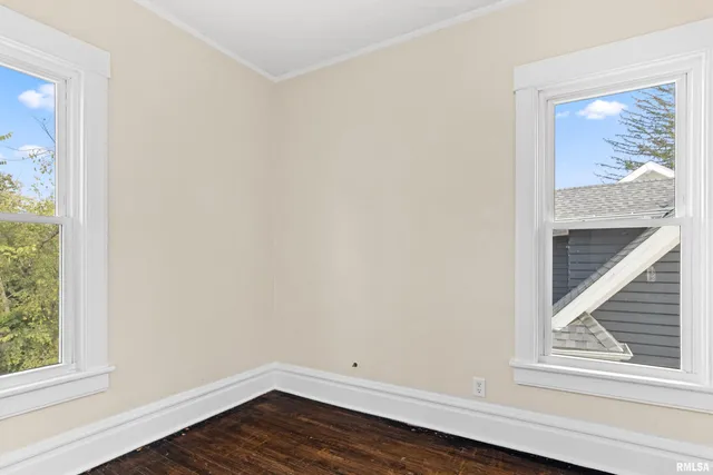 $174,900 | 1801 West Ayres Avenue, Peoria, IL 61606