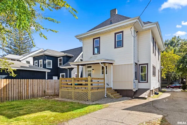 $174,900 | 1801 West Ayres Avenue, Peoria, IL 61606