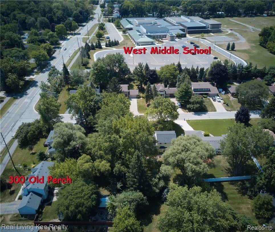 300 Old Perch Road Rochester, MI 48309 - Photo 2 of 40 Walk to West Middle School