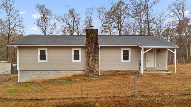 $235,900 | 13747 Bretton Drive, Soddy Daisy, TN 37379