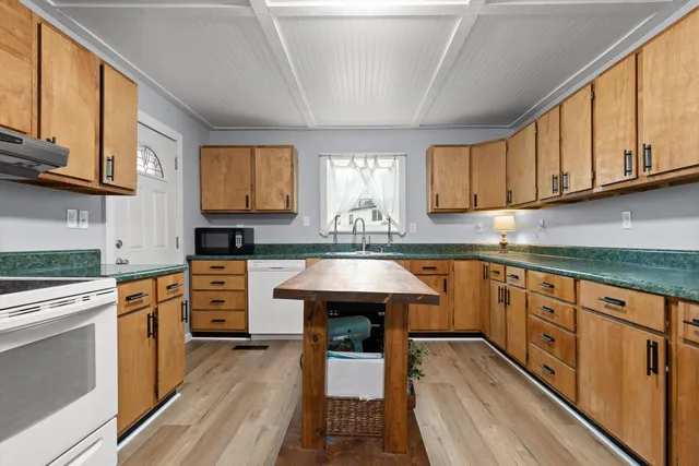 $235,900 | 13747 Bretton Drive, Soddy Daisy, TN 37379