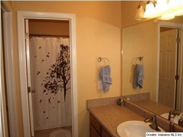 1824 Hillcrest Road Northeast Birmingham, AL 35215 - Photo 11 of 28