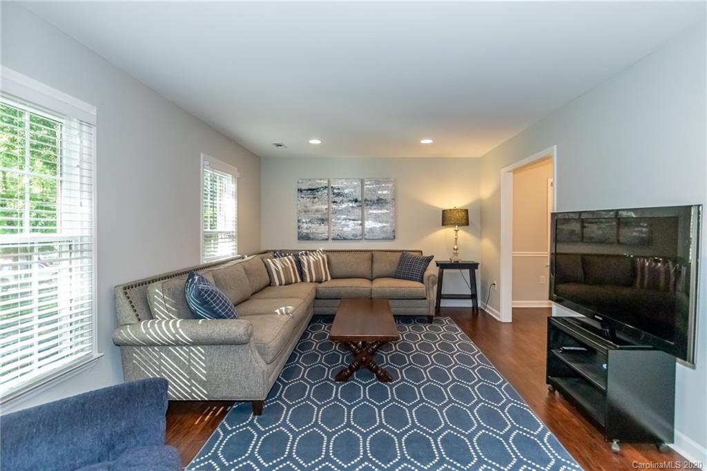 11606 Painted Tree Road Charlotte, NC 28226 - Photo 5 of 35 Gallery Image 5