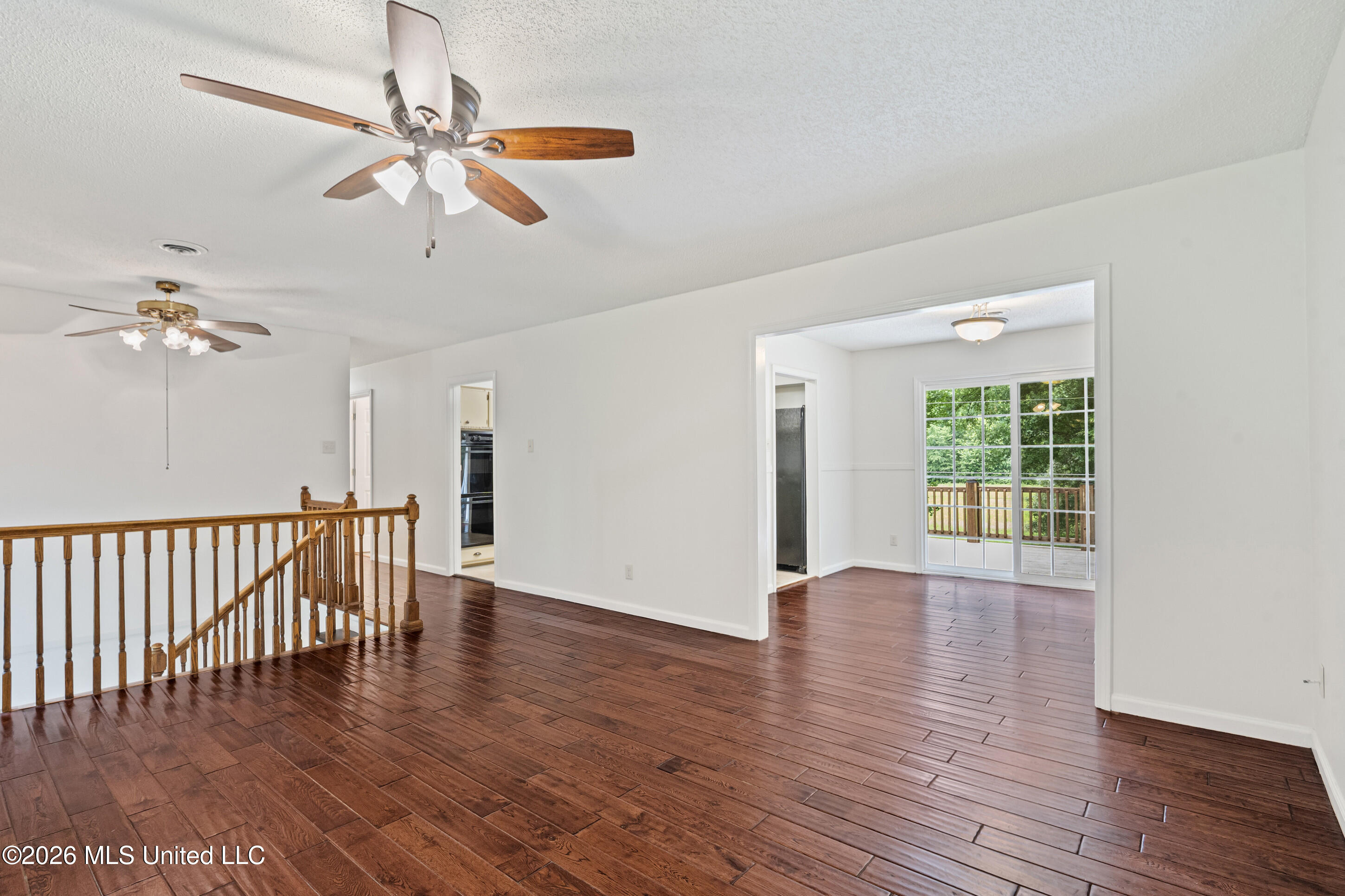 7145 Westbranch Road Olive Branch, MS 38654 - Photo 2 of 39 Upper Level - Living Room