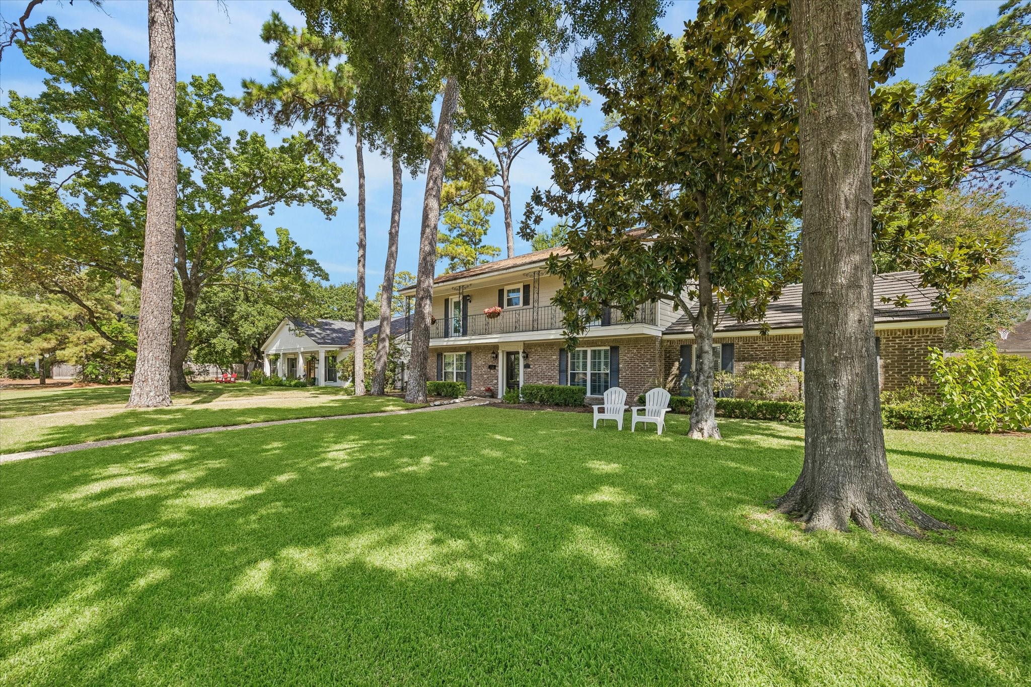 13926 Perthshire Road Houston, TX 77079 - Photo 2 of 8 Gallery Image 2
