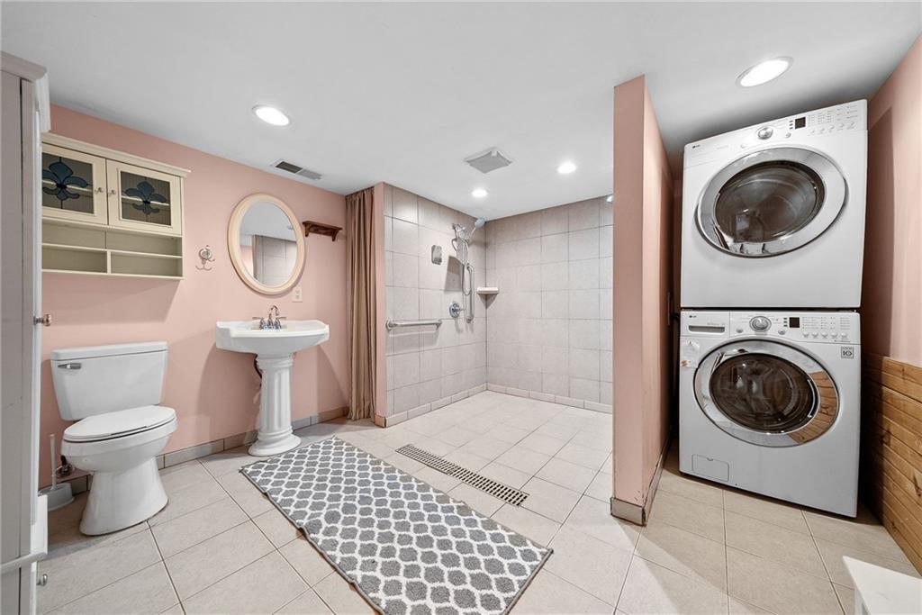 185 Dutch Glory Road Amity, PA 15311 - Photo 12 of 50 Full bath in Apartment