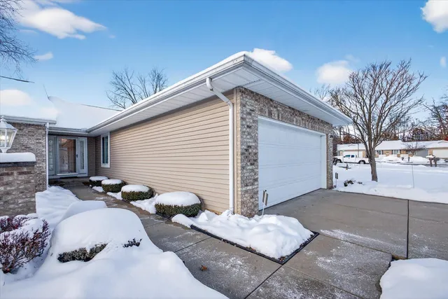 $289,500 | 51793 Heath Court, South Bend, IN 46637