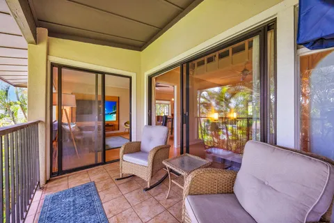 $590,000 | 3788 Lower Honoapiilani Road, Unit E212, Lahaina, HI 96761