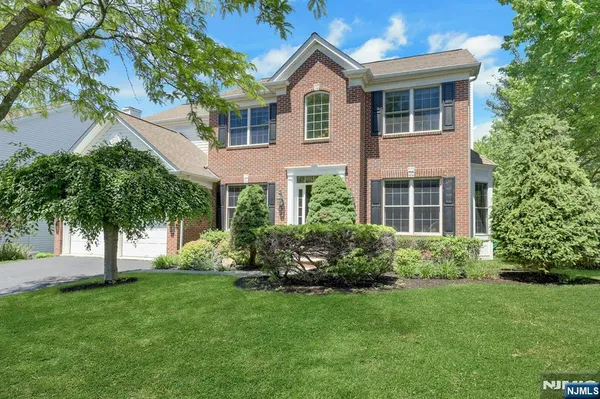 $1,150,000 | 81 Lafayette Circle, Totowa, NJ 07512