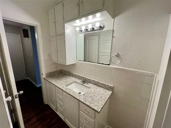 $1,750 | 300 West 4th Street, Springtown, TX 76082