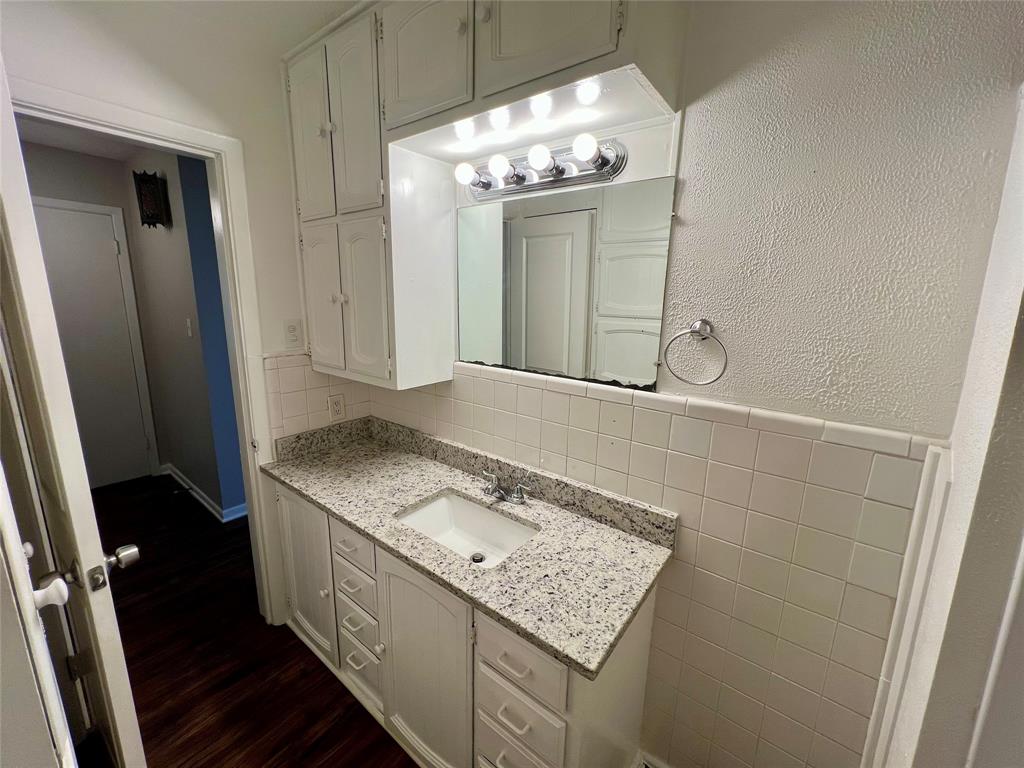 300 West 4th Street Springtown, TX 76082 - Photo 11 of 21
