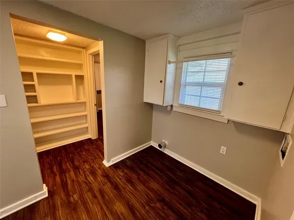 $1,750 | 300 West 4th Street, Springtown, TX 76082