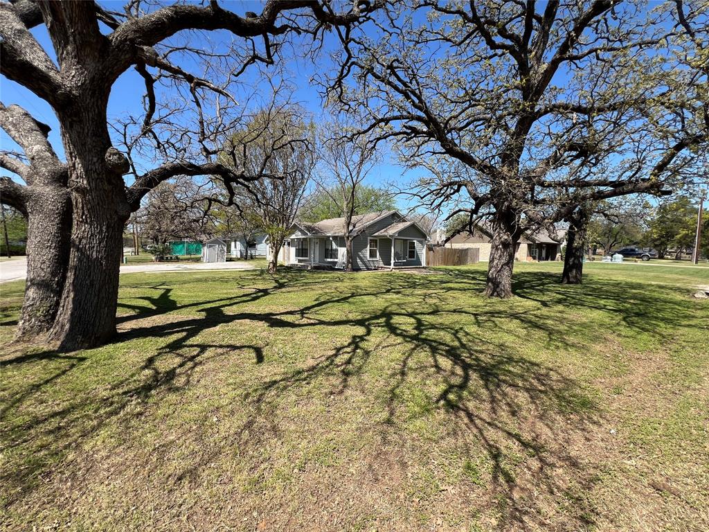 300 West 4th Street Springtown, TX 76082 - Photo 3 of 21