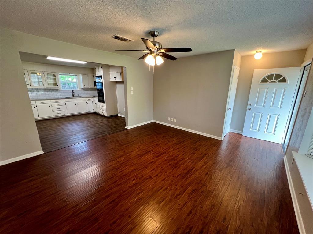300 West 4th Street Springtown, TX 76082 - Photo 6 of 21