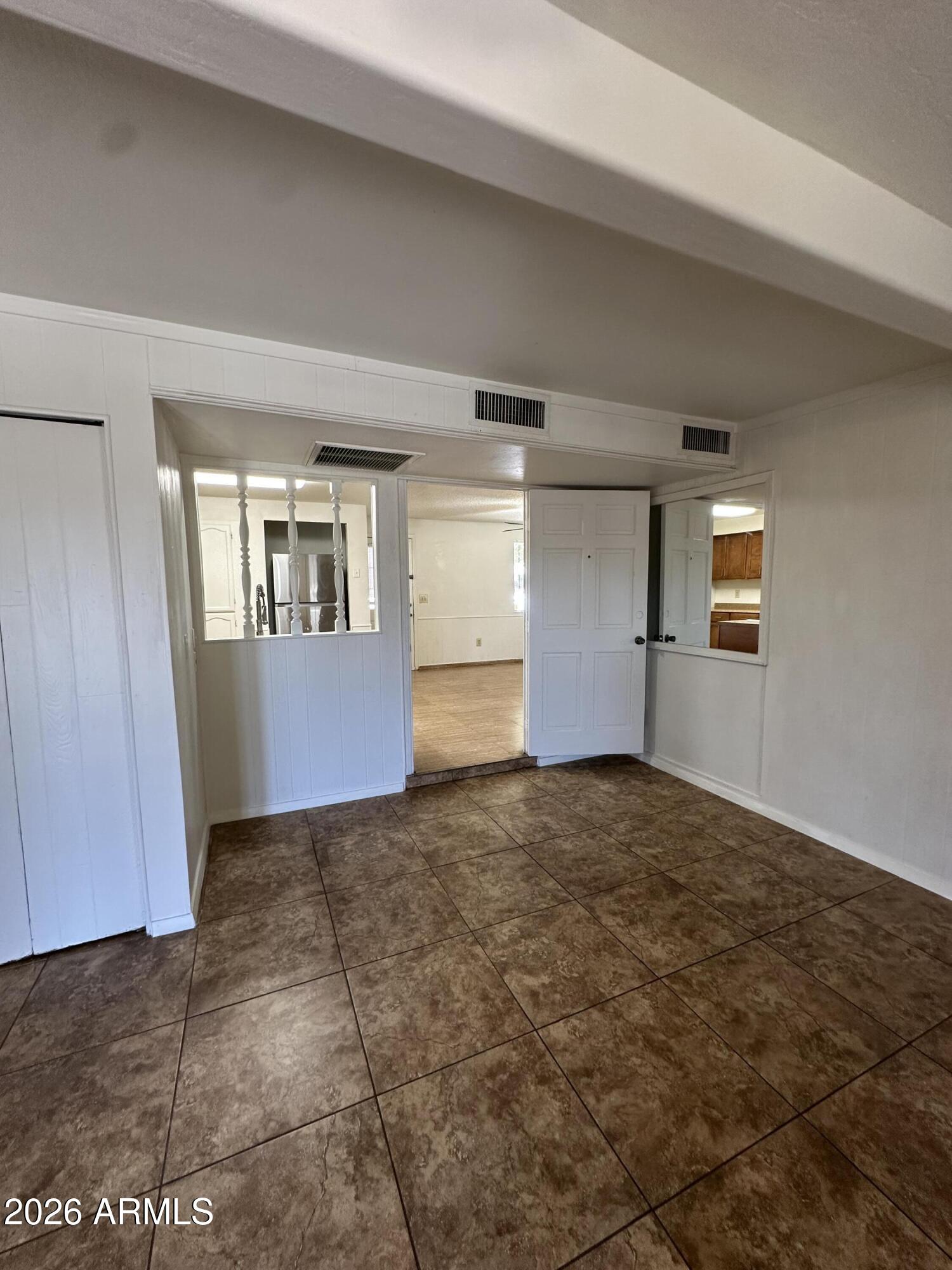 5653 West Hatcher Road Glendale, AZ 85302 - Photo 6 of 18 IMG_2634