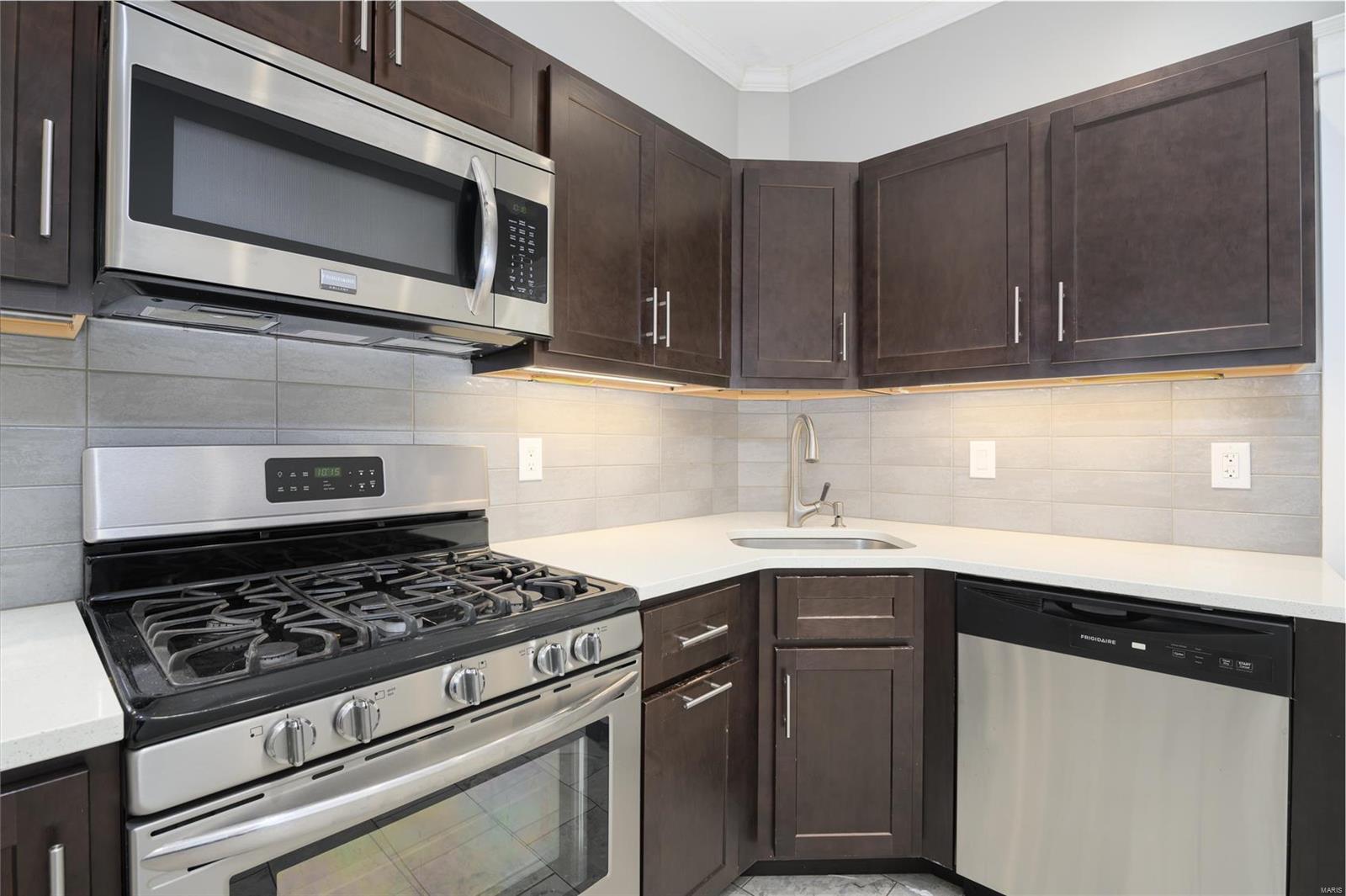 5125 Rosa Avenue St. Louis, MO 63109 - Photo 13 of 34