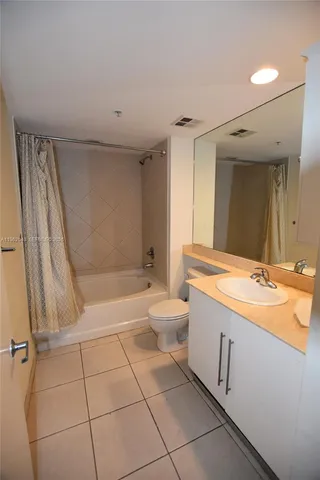 $3,750 | 325 South Biscayne Boulevard, Unit 3822, Miami, FL 33131