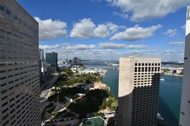 $3,750 | 325 South Biscayne Boulevard, Unit 3822, Miami, FL 33131