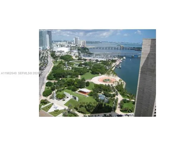 $3,750 | 325 South Biscayne Boulevard, Unit 3822, Miami, FL 33131