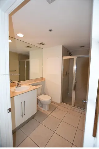 $3,750 | 325 South Biscayne Boulevard, Unit 3822, Miami, FL 33131