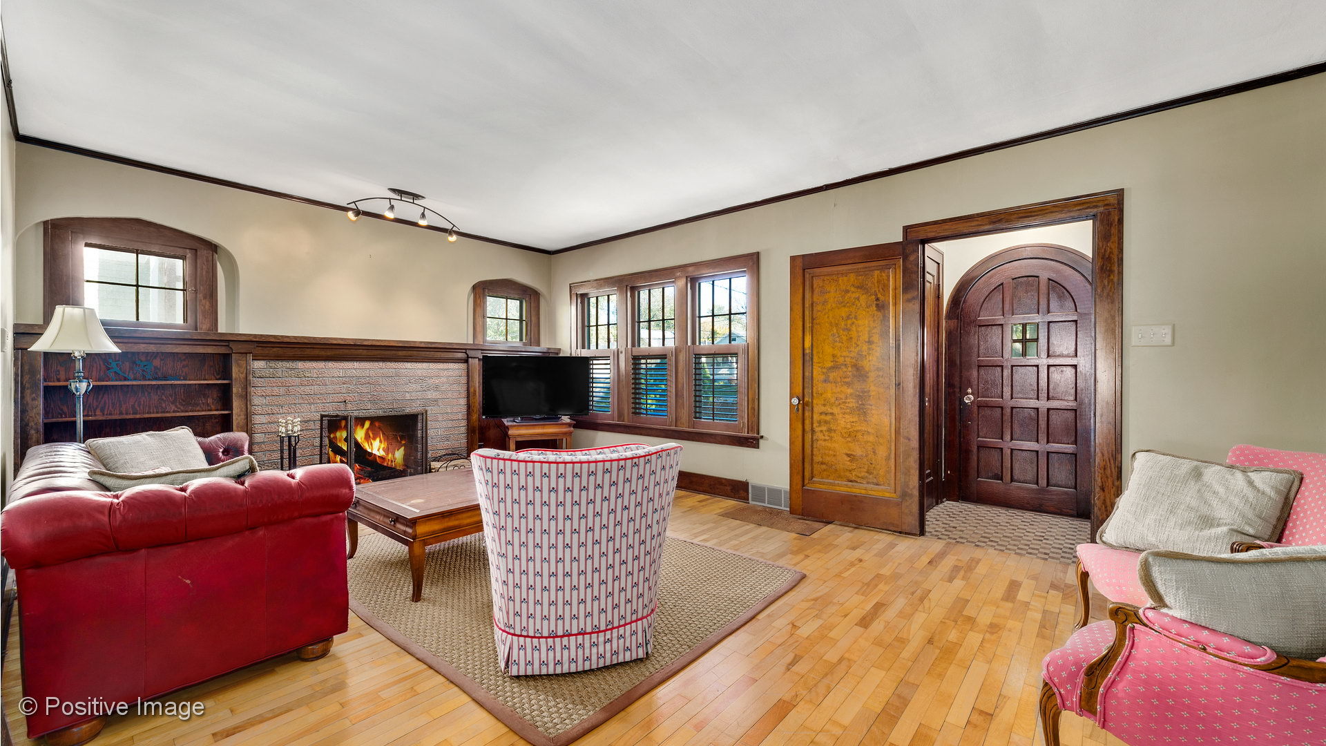 404 Lyon Avenue Wheaton, IL 60187 - Photo 3 of 20