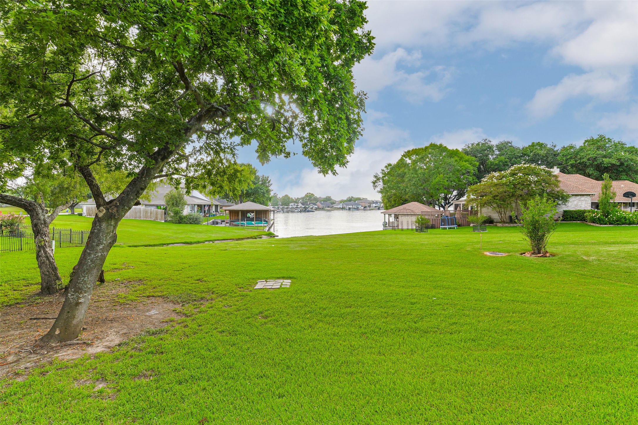 103 Forest Court Conroe, TX 77356 - Photo 37 of 40