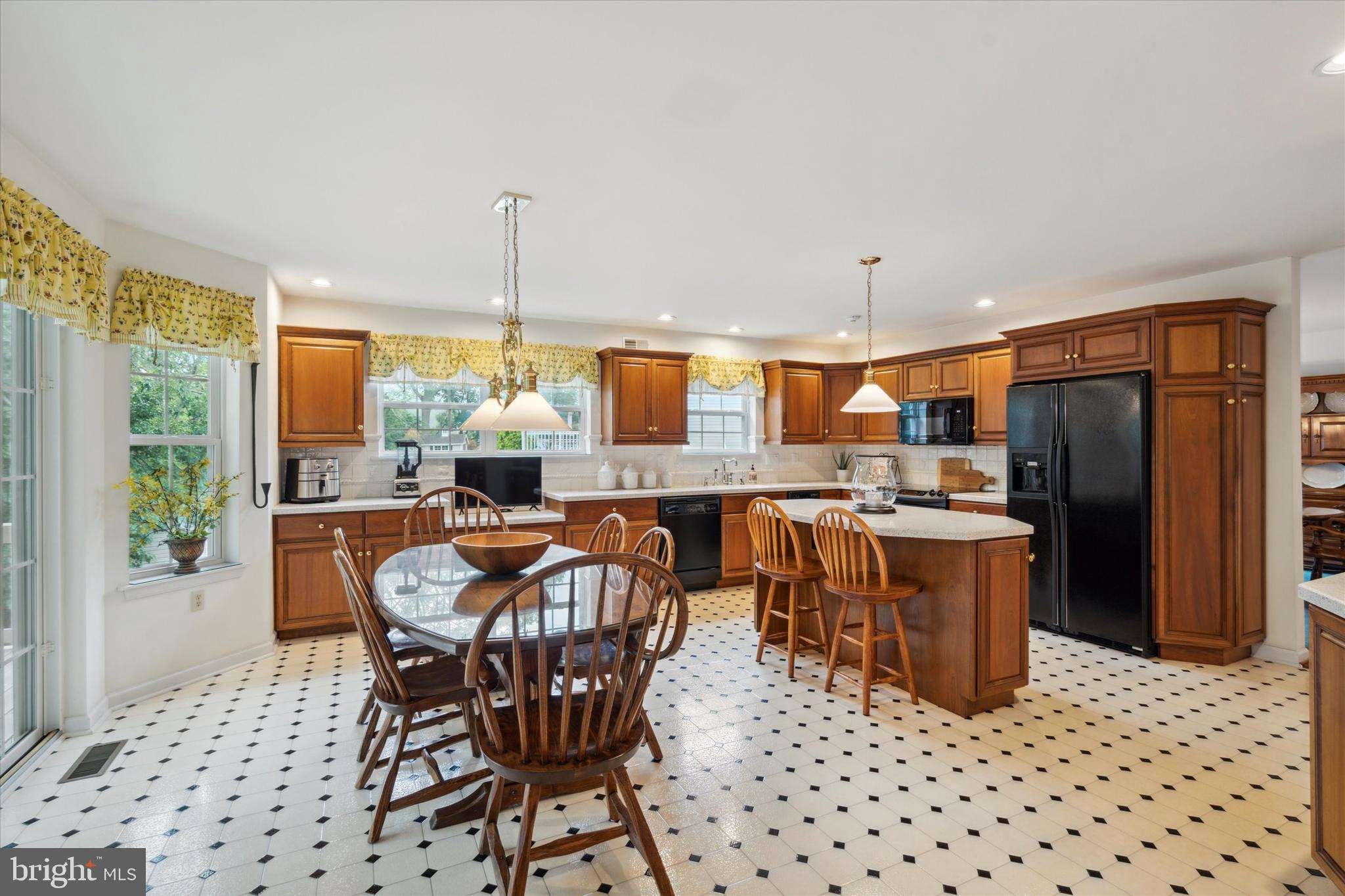 2011 Deer Ridge Drive Pottstown, PA 19464 - Photo 5 of 24