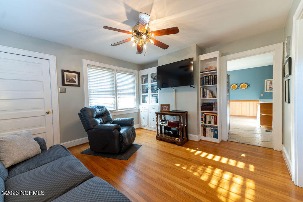 217 Emperor Landing Road Edenton, NC 27932 - Photo 24 of 32 Sitting Room
