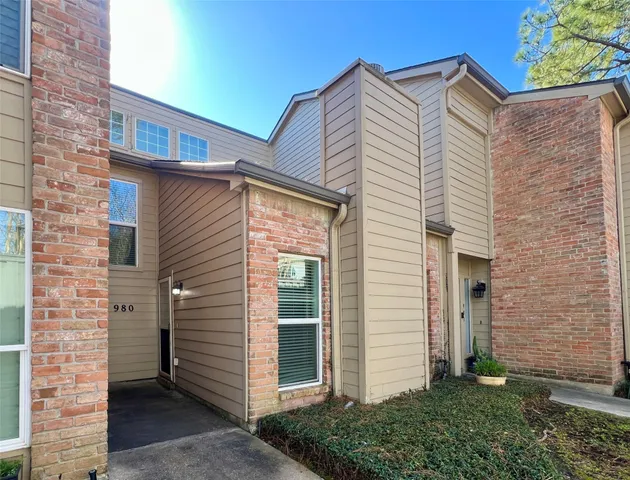 $2,300 | 980 Memorial Village Drive, Unit 47, Houston, TX 77024