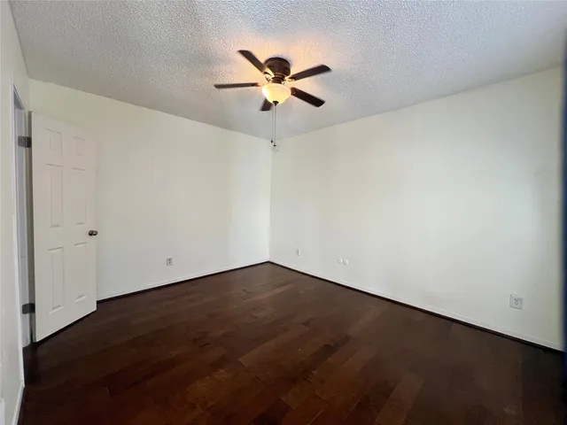 $2,300 | 980 Memorial Village Drive, Unit 47, Houston, TX 77024