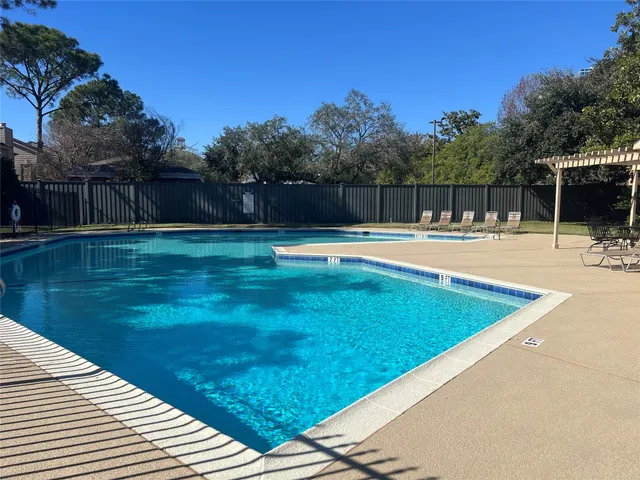 $2,300 | 980 Memorial Village Drive, Unit 47, Houston, TX 77024