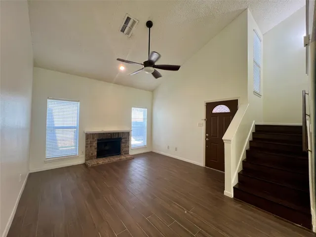 $2,300 | 980 Memorial Village Drive, Unit 47, Houston, TX 77024