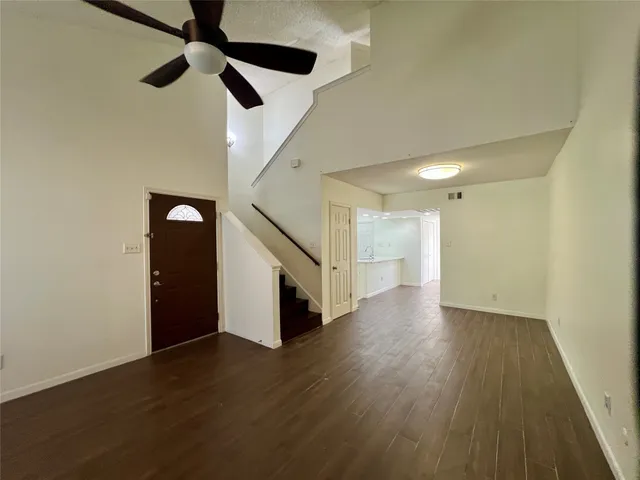 $2,300 | 980 Memorial Village Drive, Unit 47, Houston, TX 77024