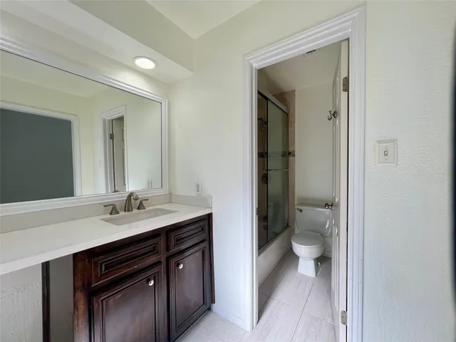 $2,300 | 980 Memorial Village Drive, Unit 47, Houston, TX 77024