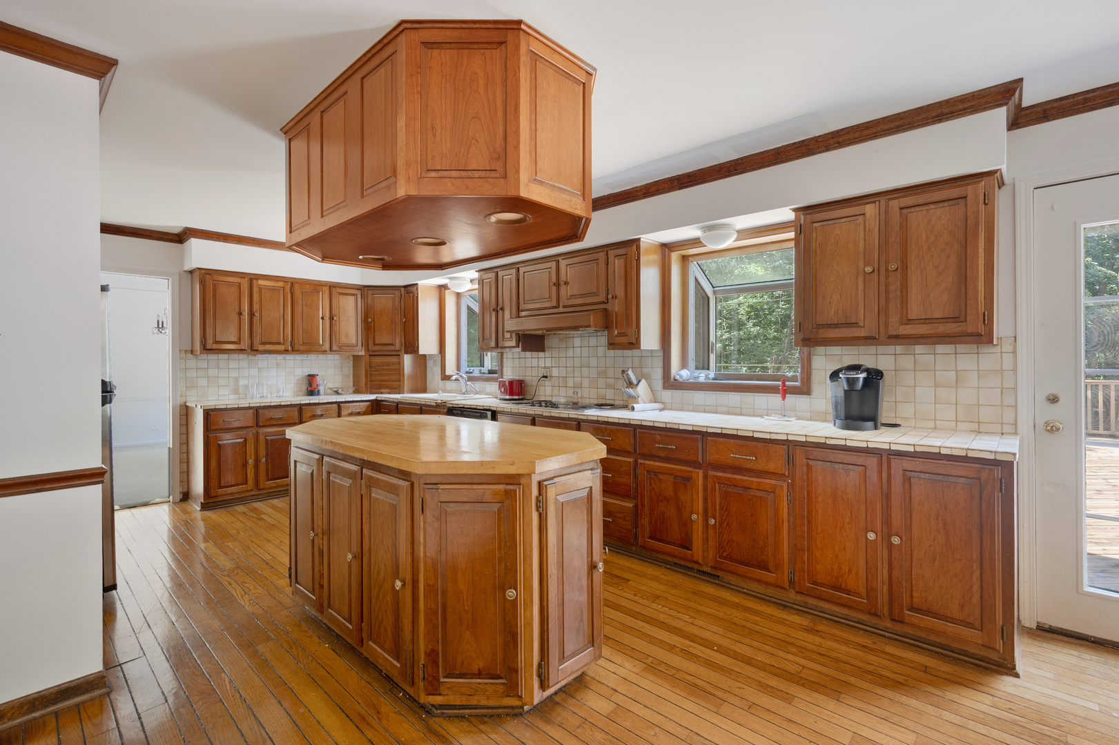 34-w398 Country Club Road Wayne, IL 60184 - Photo 10 of 38 Gallery Image 10