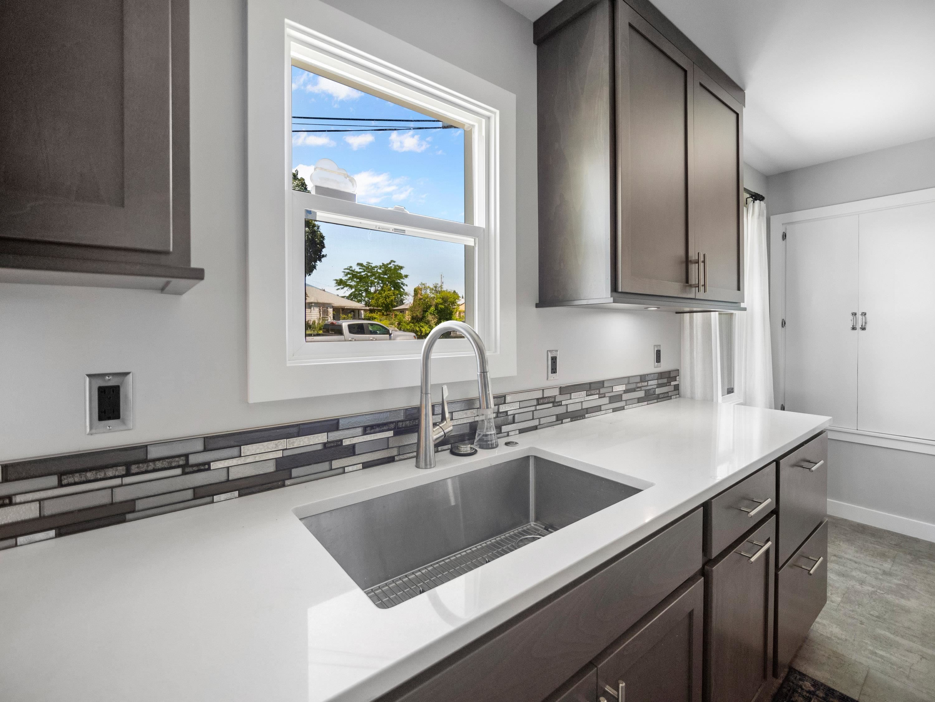 2118 North Hemlock Street Spokane, WA 99205 - Photo 12 of 45