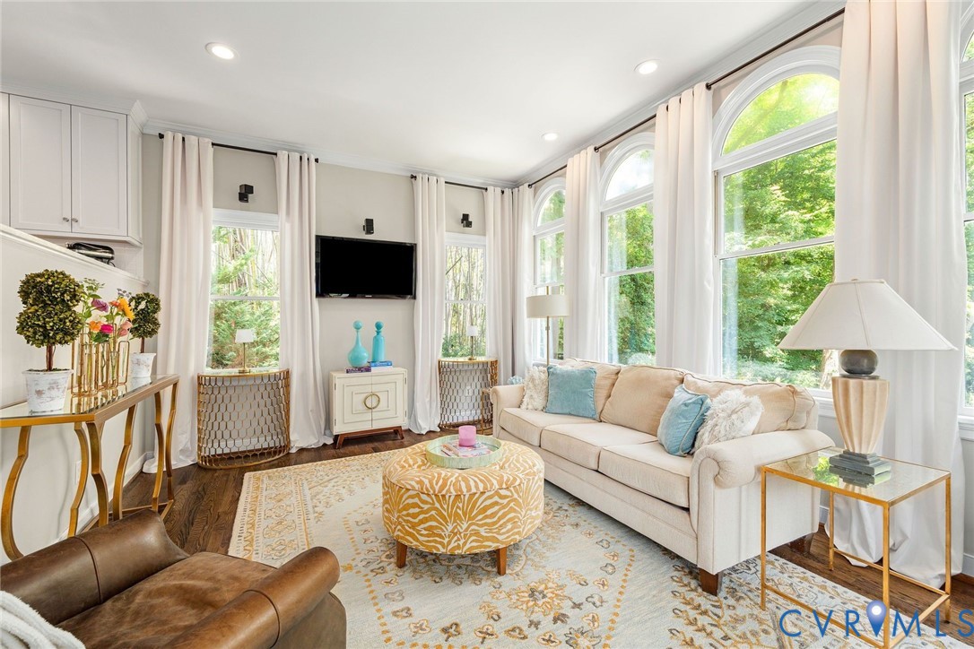 17 Bridgeway Road Richmond, VA 23226 - Photo 14 of 38 Family Room with loads of natural light from tall