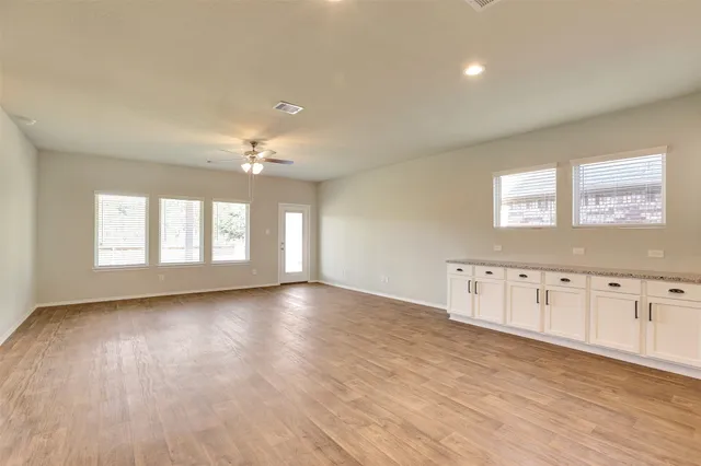 $2,900 | 13845 Rock Island Trail, Conroe, TX 77384