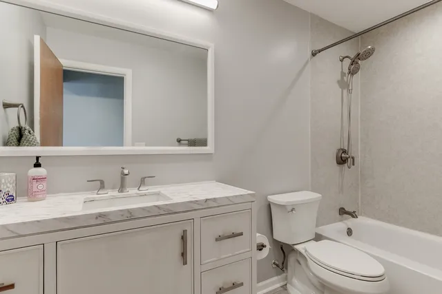 $3,000 | 1311 East Euclid Avenue, Arlington Heights, IL 60004