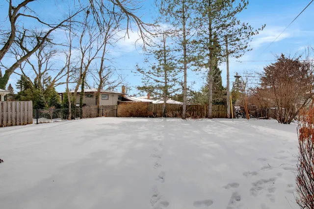 $3,000 | 1311 East Euclid Avenue, Arlington Heights, IL 60004