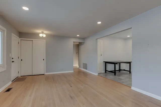 $3,000 | 1311 East Euclid Avenue, Arlington Heights, IL 60004